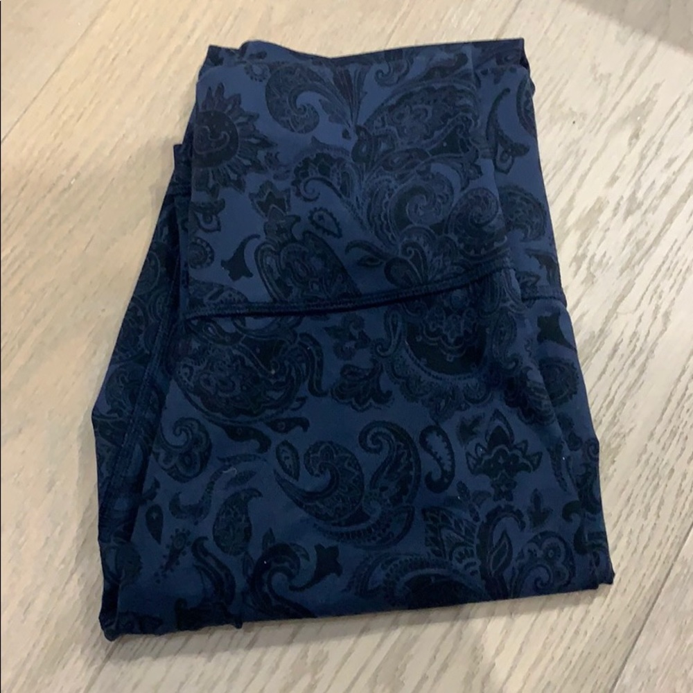 Lululemon tights - Picture 3 of 3